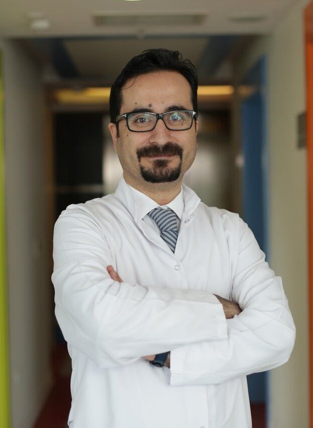 Doktor Plastik cerrah Raul